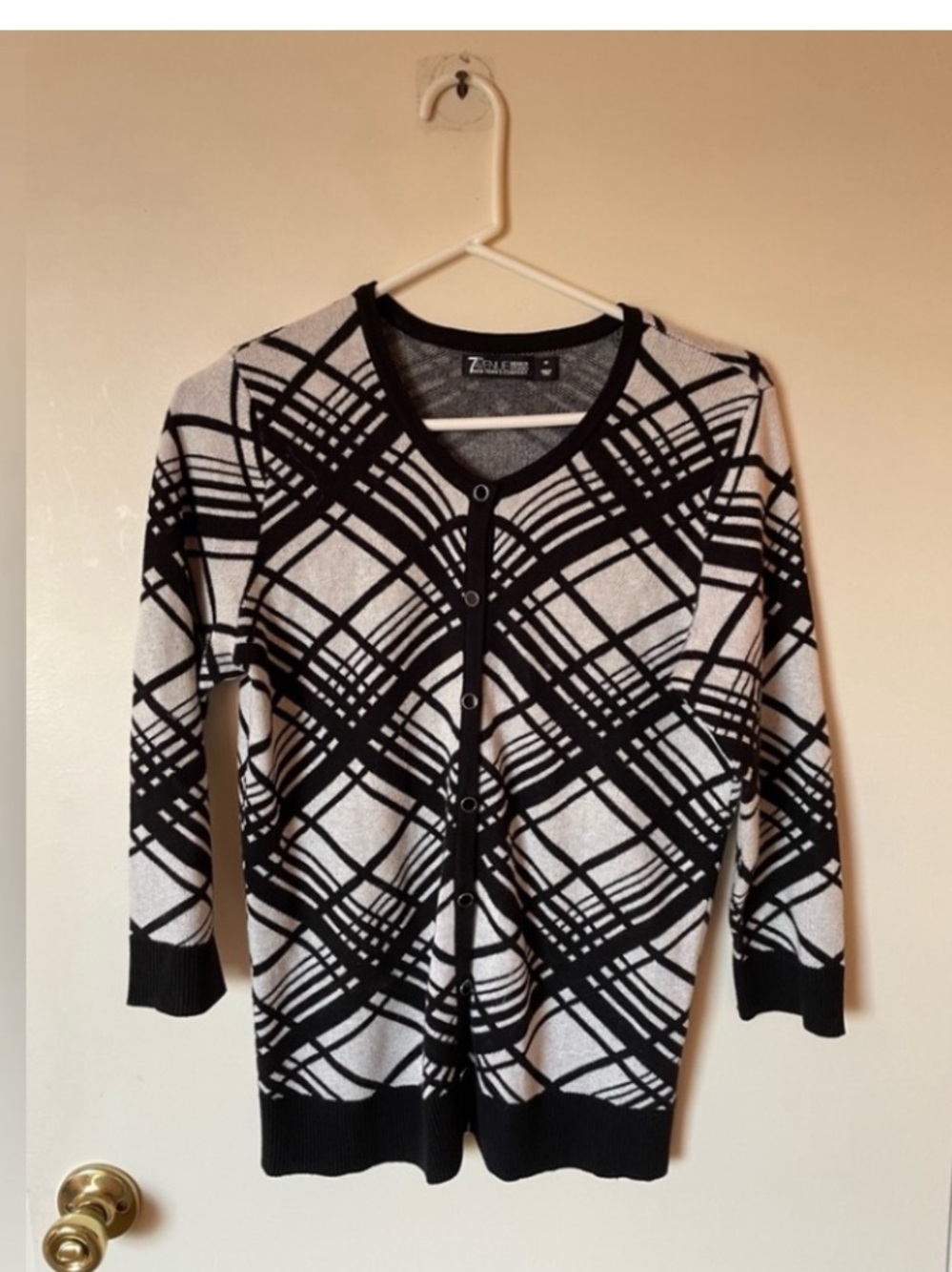New York And Company
7th Avenue Design
Studio Black And White
Cardigan, M